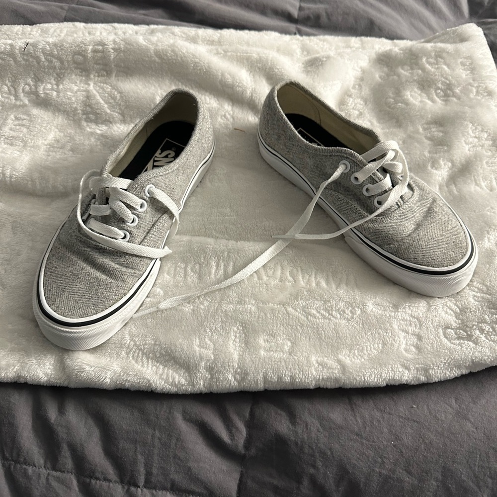 Vans - Picture 3 of 5